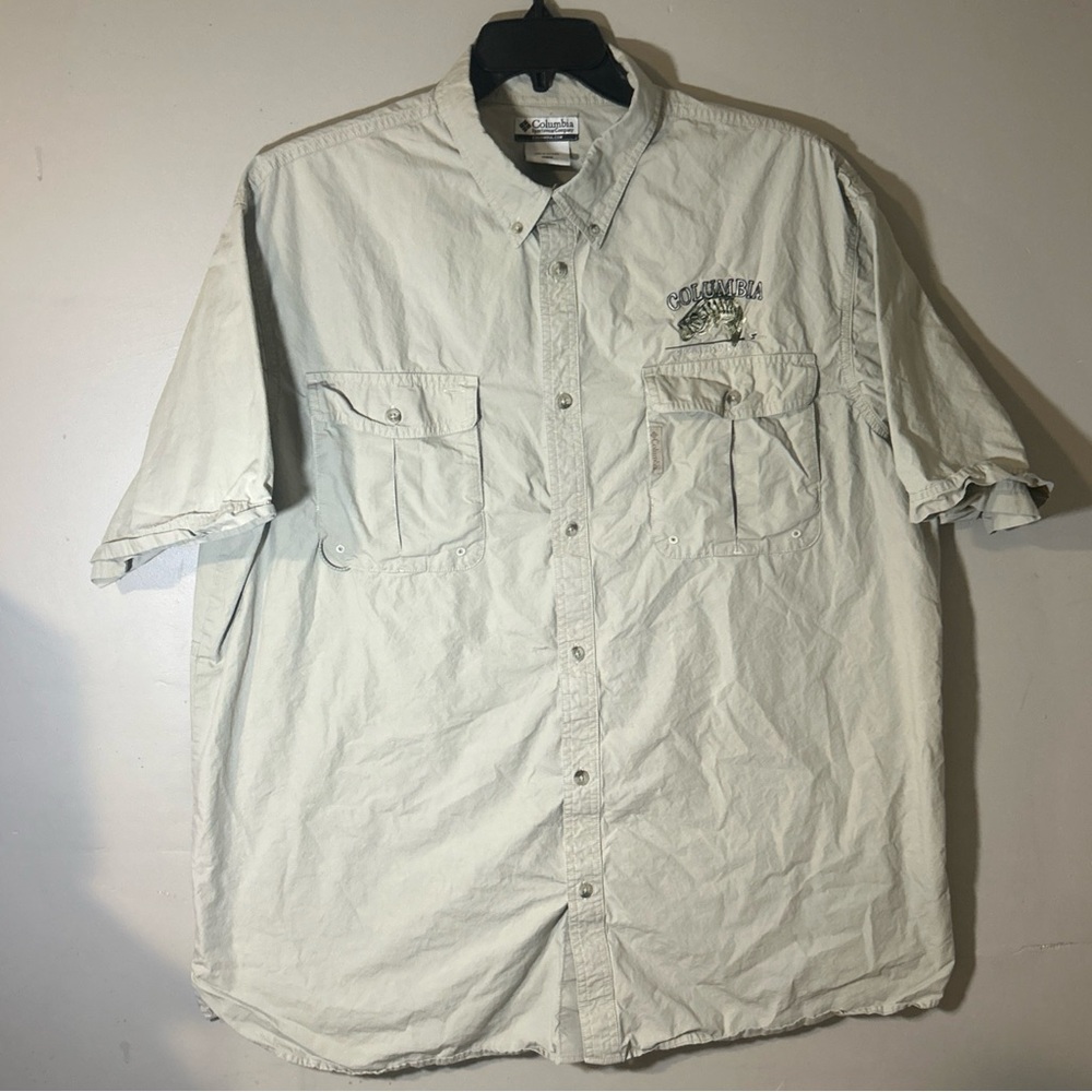 Columbia Tan Casual Button Down Shirt Lightweight